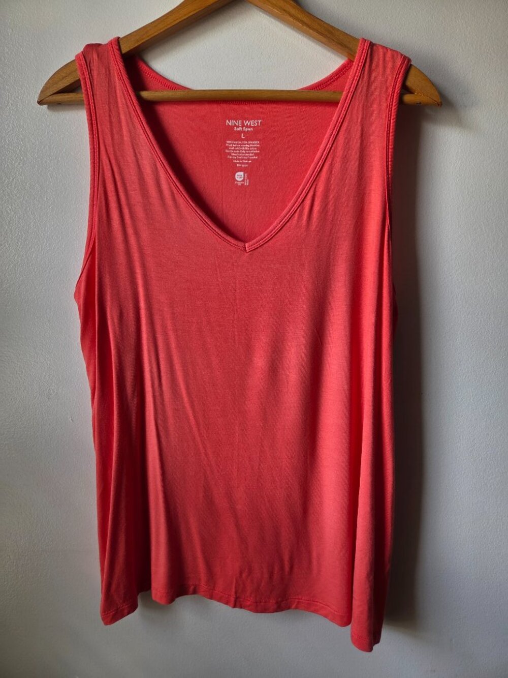 EUC NINE WEST V NECK SOFT SPUN TANK TOP SIZE L